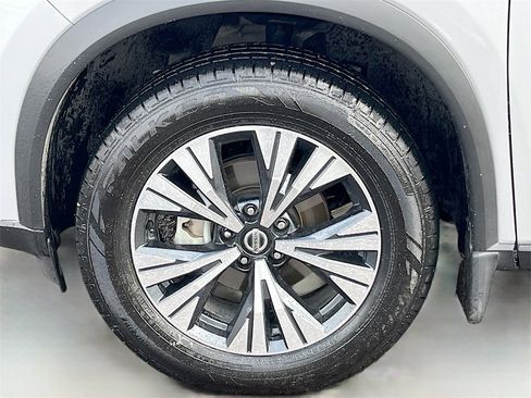 Used 2021 Nissan Rogue SV image 29