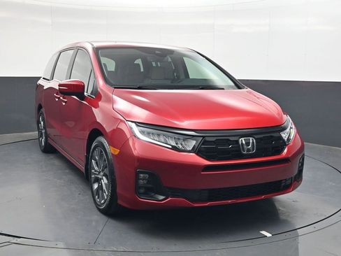 New 2026 Honda Odyssey Touring image 2