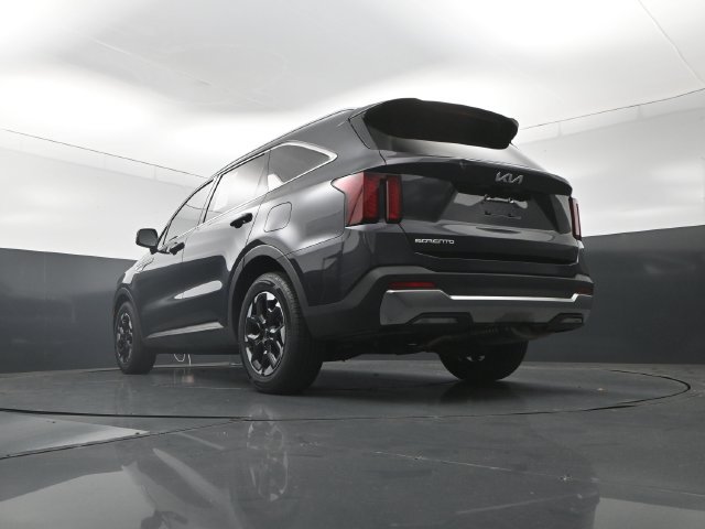 Used 2025 Kia Sorento S w/ Panoramic Sunroof Package FWD image 32