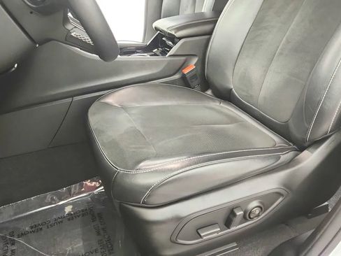 Used 2021 Jeep Grand Cherokee L Laredo image 23