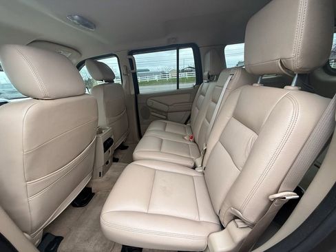 Used 2007 Ford Explorer XLT image 21