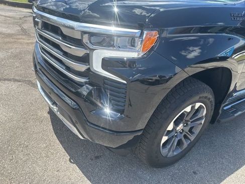 New 2026 Chevrolet Silverado 1500 High Country w/ LPO, Dark Essentials Package AWD/4WD image 9