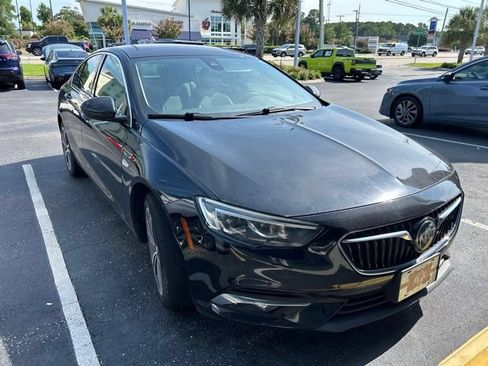Used 2018 Buick Regal Essence w/ Driver Confidence Package #1 FWD image 11
