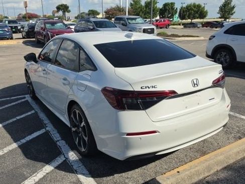 Used 2025 Honda Civic Sport Touring image 8