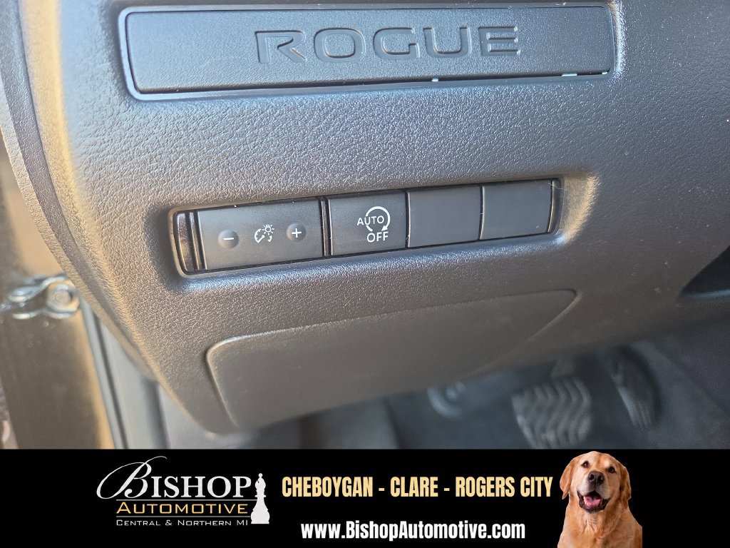 Used 2024 Nissan Rogue S AWD/4WD image 20