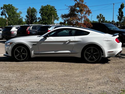 Used 2017 Ford Mustang GT Premium RWD image 6