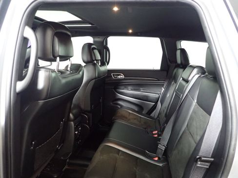 Used 2019 Jeep Grand Cherokee Altitude AWD/4WD image 34