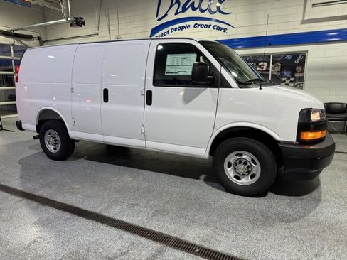 New 2025 Chevrolet Express 2500 WT w/ Enhanced Convenience Package image 11