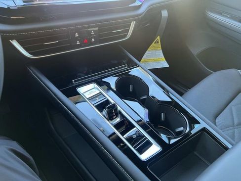 New 2026 Volkswagen Atlas Cross Sport SE FWD image 21