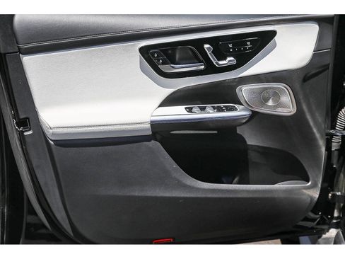 Used 2025 Mercedes-Benz GLC 350e 4MATIC w/ AMG Line image 19