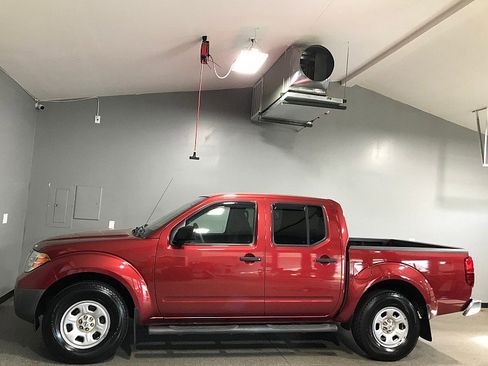Used 2014 Nissan Frontier S image 6