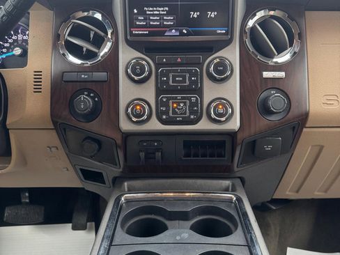 Used 2013 Ford F350 Lariat w/ Chrome Pkg image 19