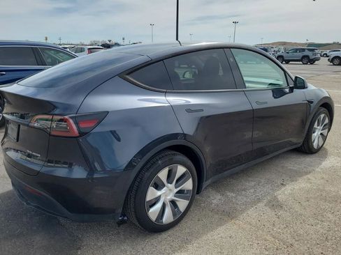 Used 2024 Tesla Model Y Long Range image 2