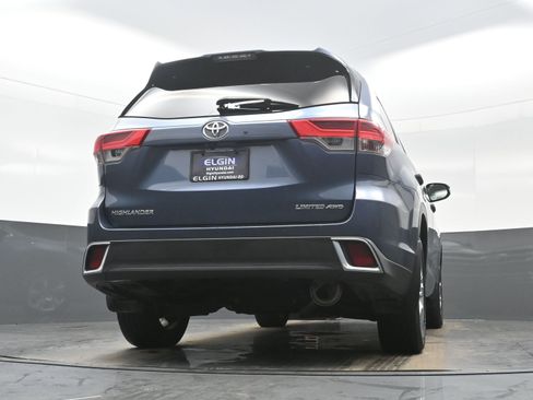 Used 2017 Toyota Highlander Limited Platinum image 33