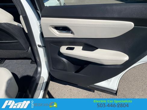 Used 2023 Nissan Ariya FWD image 42