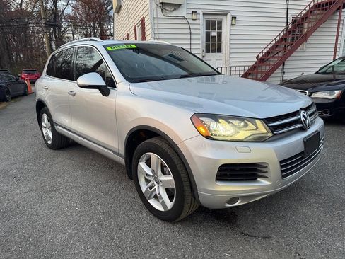 Used 2014 Volkswagen Touareg TDI image 3