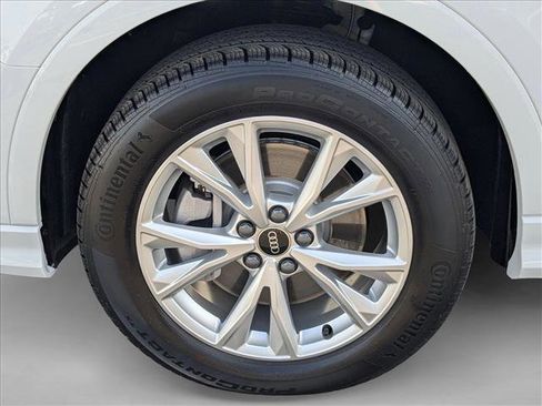 Certified 2025 Audi Q3 2.0T Premium Plus w/ Premium Plus Package image 22