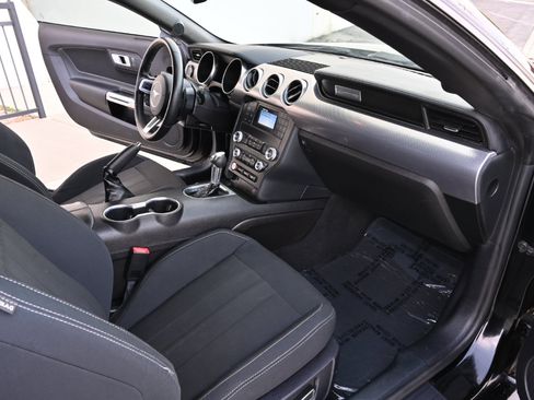 Used 2019 Ford Mustang GT RWD image 11