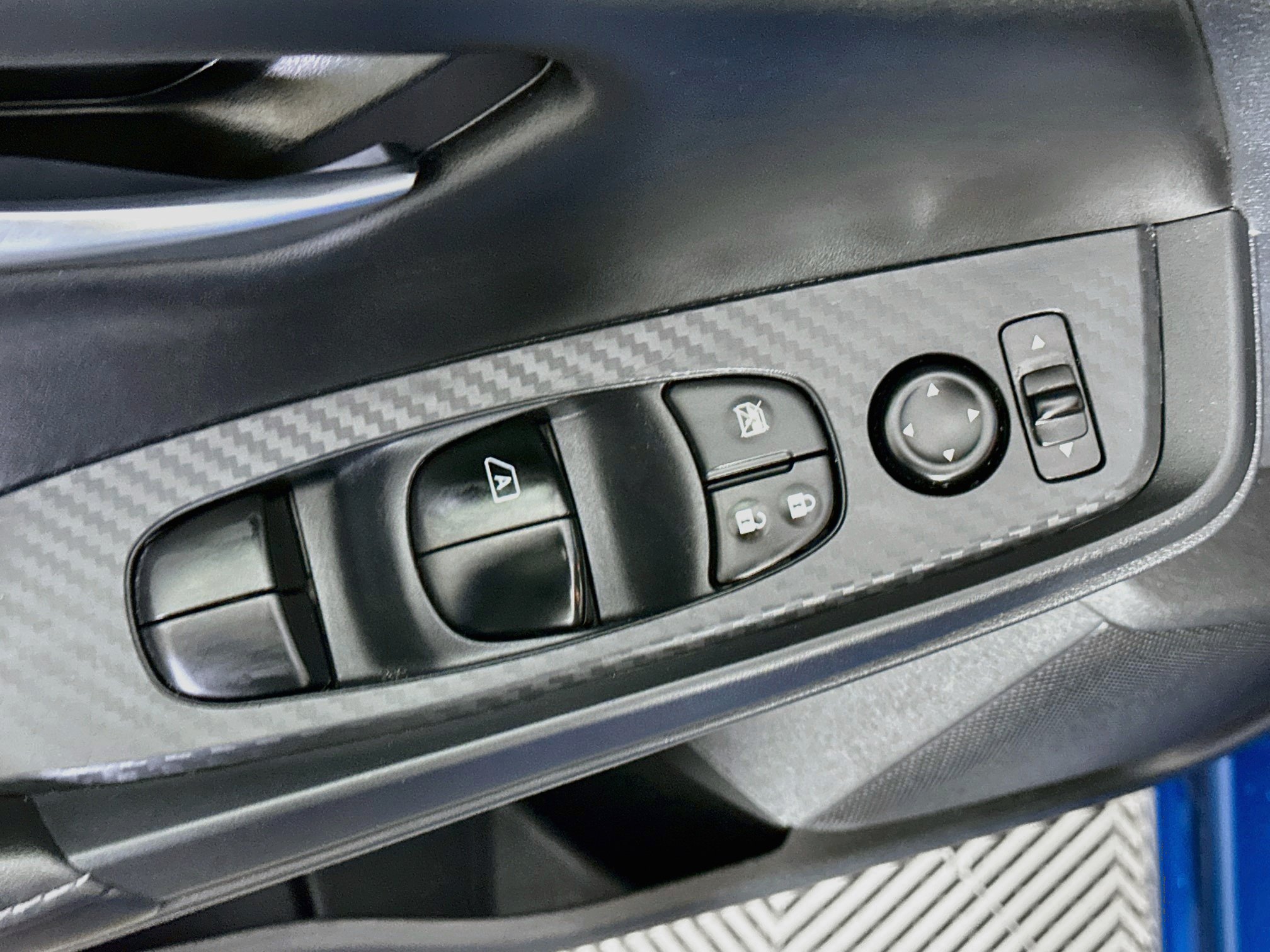 Used 2025 Nissan Sentra SV FWD image 15