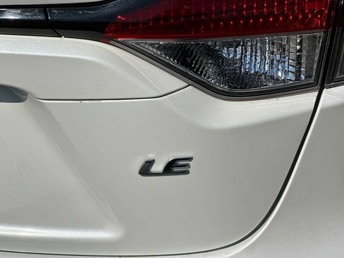 Used 2020 Toyota Corolla LE FWD image 30
