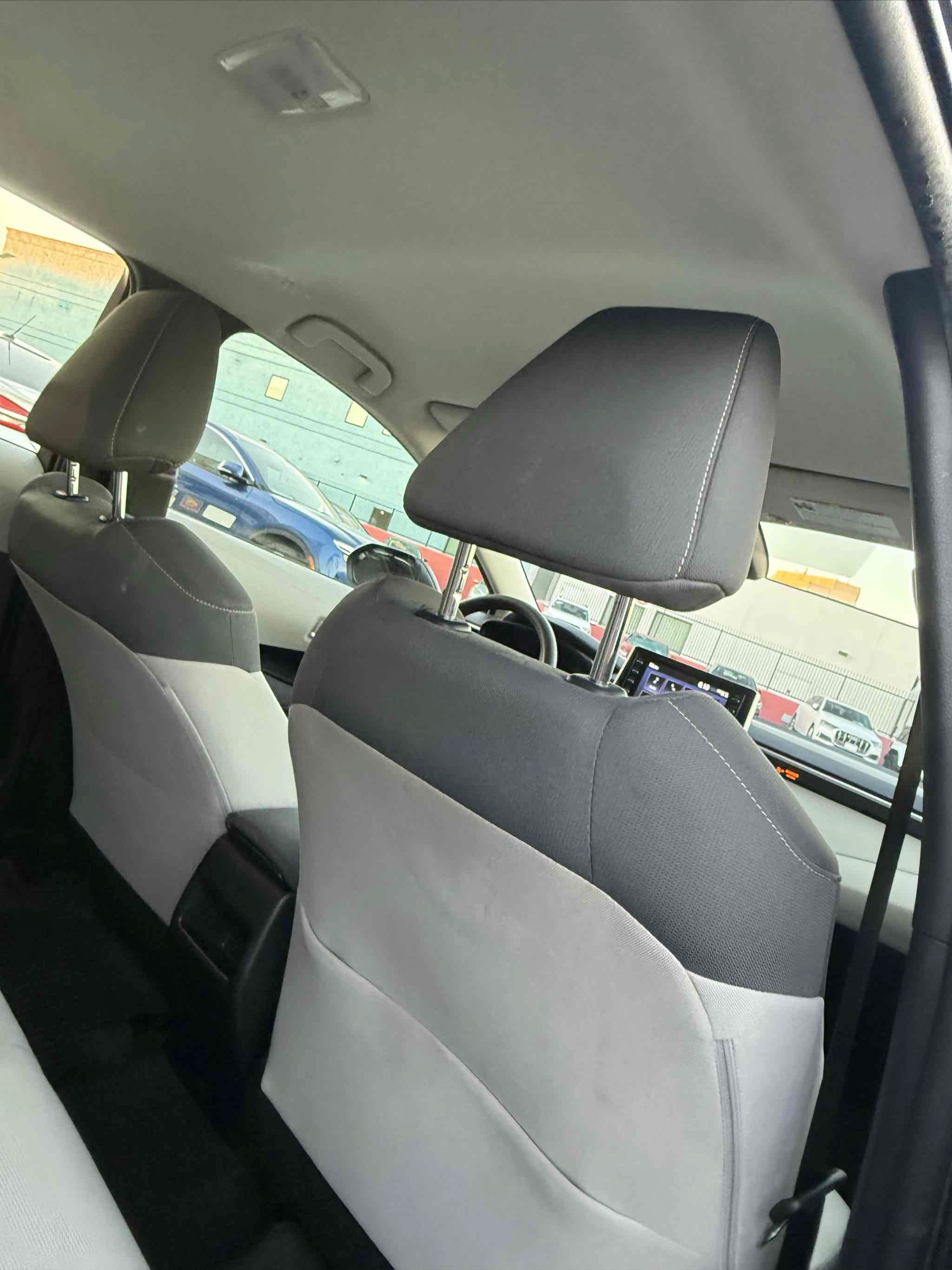 Used 2020 Toyota Corolla LE FWD image 20