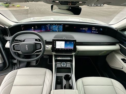 New 2026 Lincoln Nautilus Premier AWD/4WD image 3