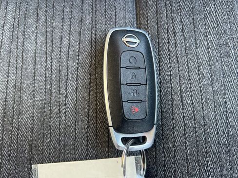 Used 2023 Nissan Rogue SV image 26