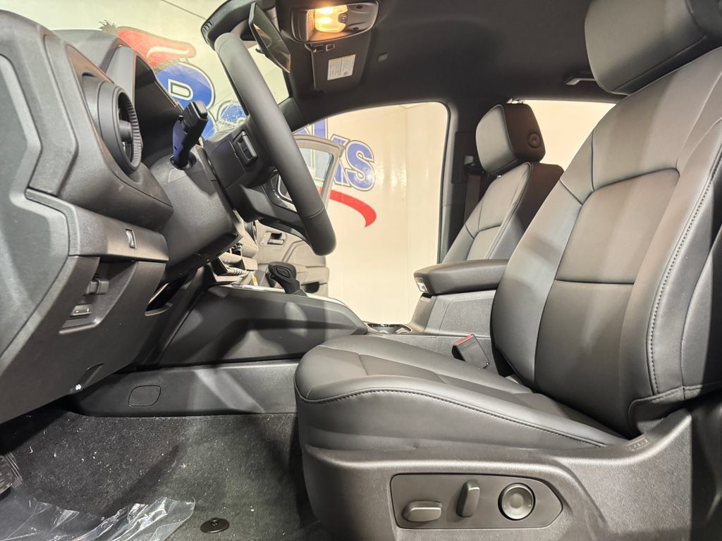 New 2026 Chevrolet Colorado Trail Boss AWD/4WD image 8