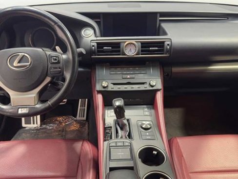 Used 2016 Lexus RC 200t image 19