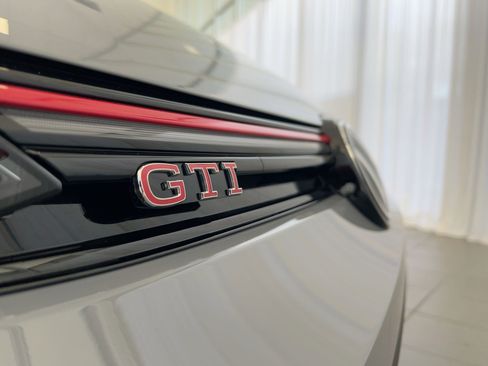 New 2026 Volkswagen Golf SE image 38