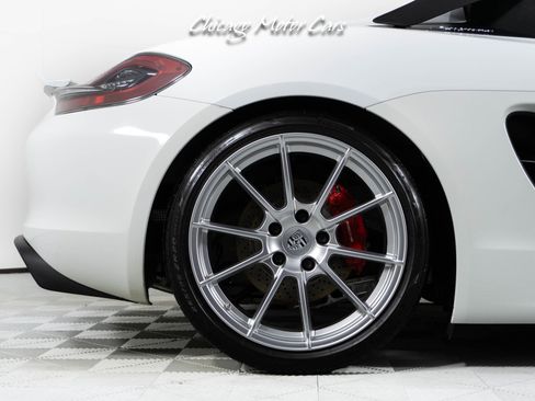 Used 2016 Porsche Boxster Spyder image 54
