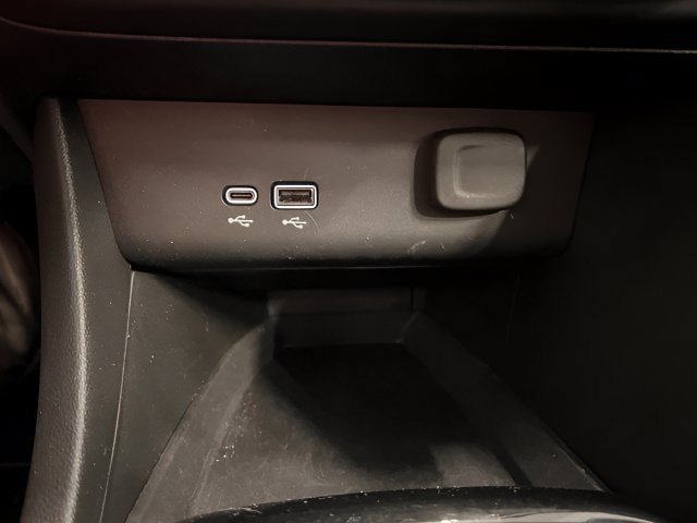 Certified 2025 Buick Encore GX Preferred AWD/4WD image 14