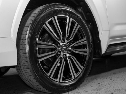 Used 2026 Lexus LX 600 4WD w/ Accessory Package (2T) image 34