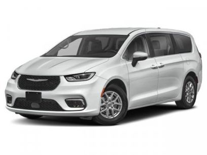 Used 2023 Chrysler Pacifica Limited w/ S Appearance Package