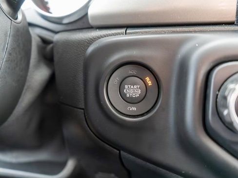 Used 2021 Jeep Gladiator Rubicon w/ Dual Top Group AWD/4WD image 27
