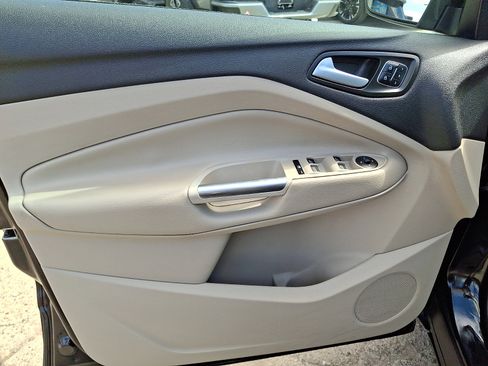 Certified 2019 Ford Escape Titanium AWD/4WD image 12