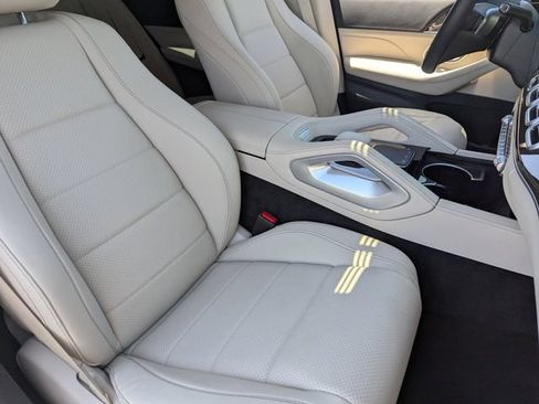 Used 2025 Mercedes-Benz GLE 450e 4MATIC image 10