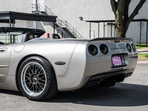 Used 1998 Chevrolet Corvette Convertible w/ Memory Pkg image 32