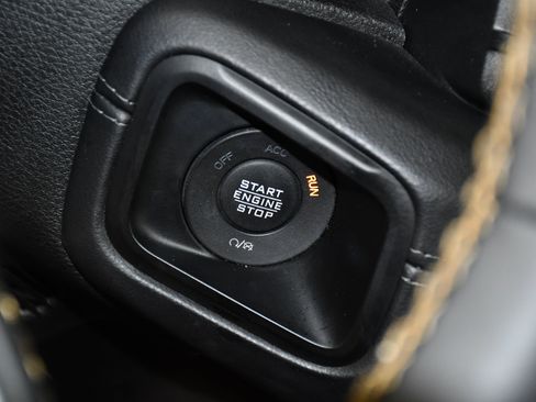 Used 2024 Jeep Wrangler Unlimited Sahara AWD/4WD image 25
