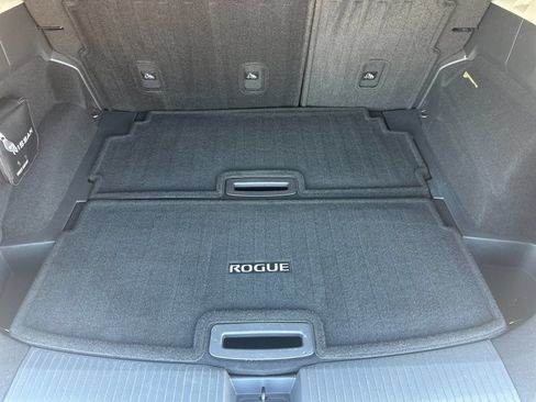 Used 2024 Nissan Rogue SL w/ SL Premium Package AWD/4WD image 16