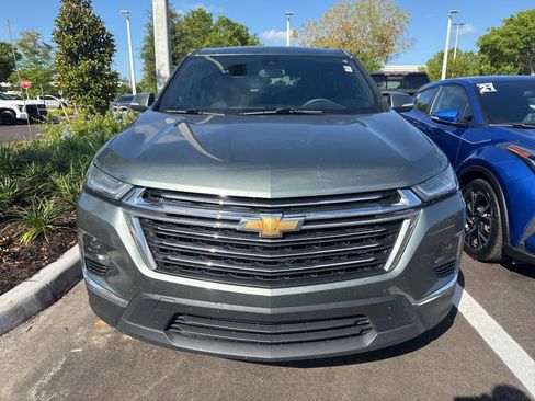 Used 2023 Chevrolet Traverse LT FWD image 2