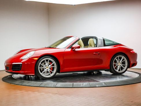 Used 2017 Porsche 911 Targa 4S image 2