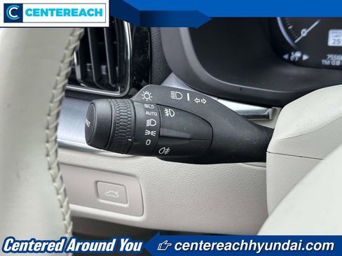 Used 2021 Volvo XC60 T5 Momentum AWD/4WD image 22