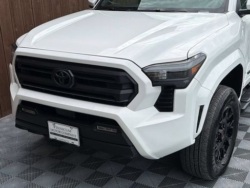 Used 2025 Toyota Tacoma SR5 AWD/4WD image 20