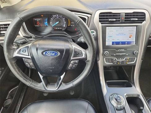 Used 2020 Ford Fusion SEL image 11