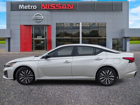 New 2026 Nissan Altima 2.5 SV FWD image 3