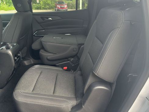 Used 2025 Chevrolet Traverse LT w/ Driver Confidence Package AWD/4WD image 10