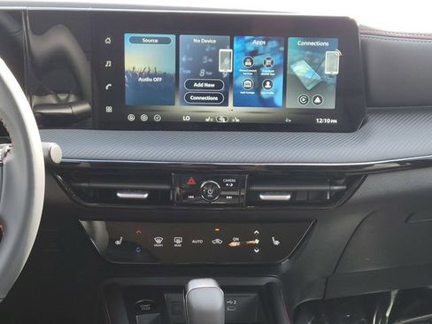 New 2025 Nissan Kicks SR w/ SR Premium Package AWD/4WD image 23