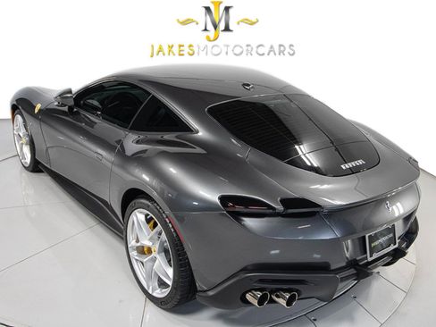 Used 2021 Ferrari Roma image 7