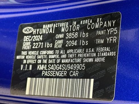 Certified 2025 Hyundai Elantra SEL FWD image 15